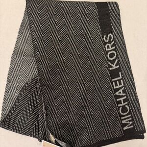 NWT Michael Kors Gray & Silver Metallic Women's Winter Scarf